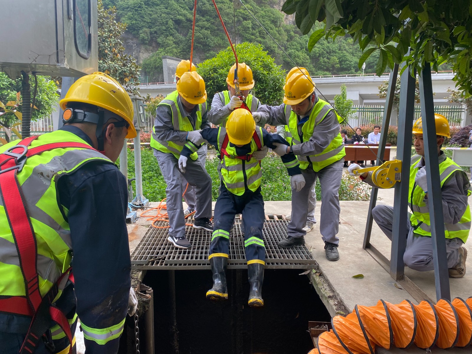 水环境公司:“四抓四保险”筑牢安全hahabet防线 水环境公司:“四抓四保险”筑牢安全hahabet防线