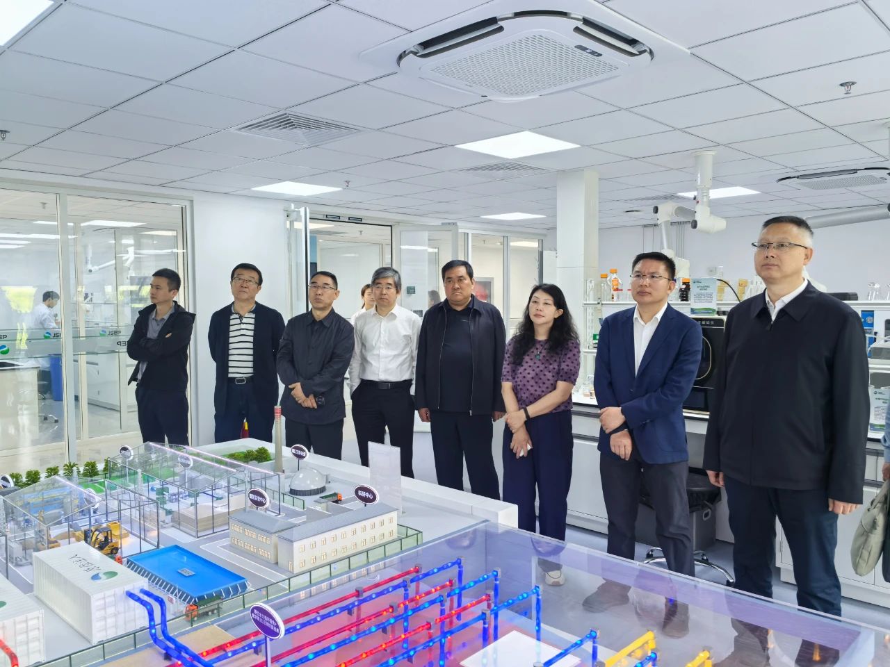 郝军亮带队赴粤苏两地hahabet集团调查调研
