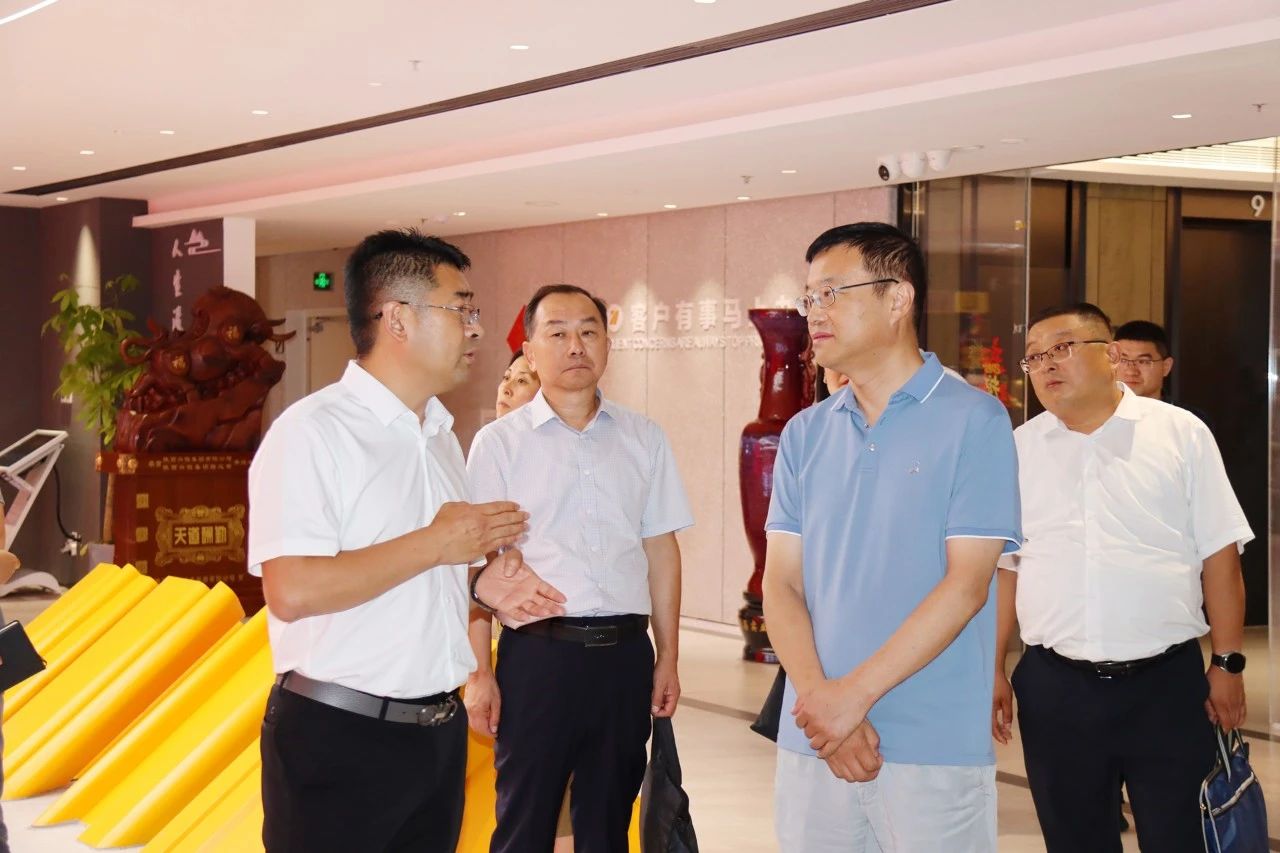 陕西hahabet集团与陆运助公司座谈互换 陕西hahabet集团与陆运助公司座谈互换